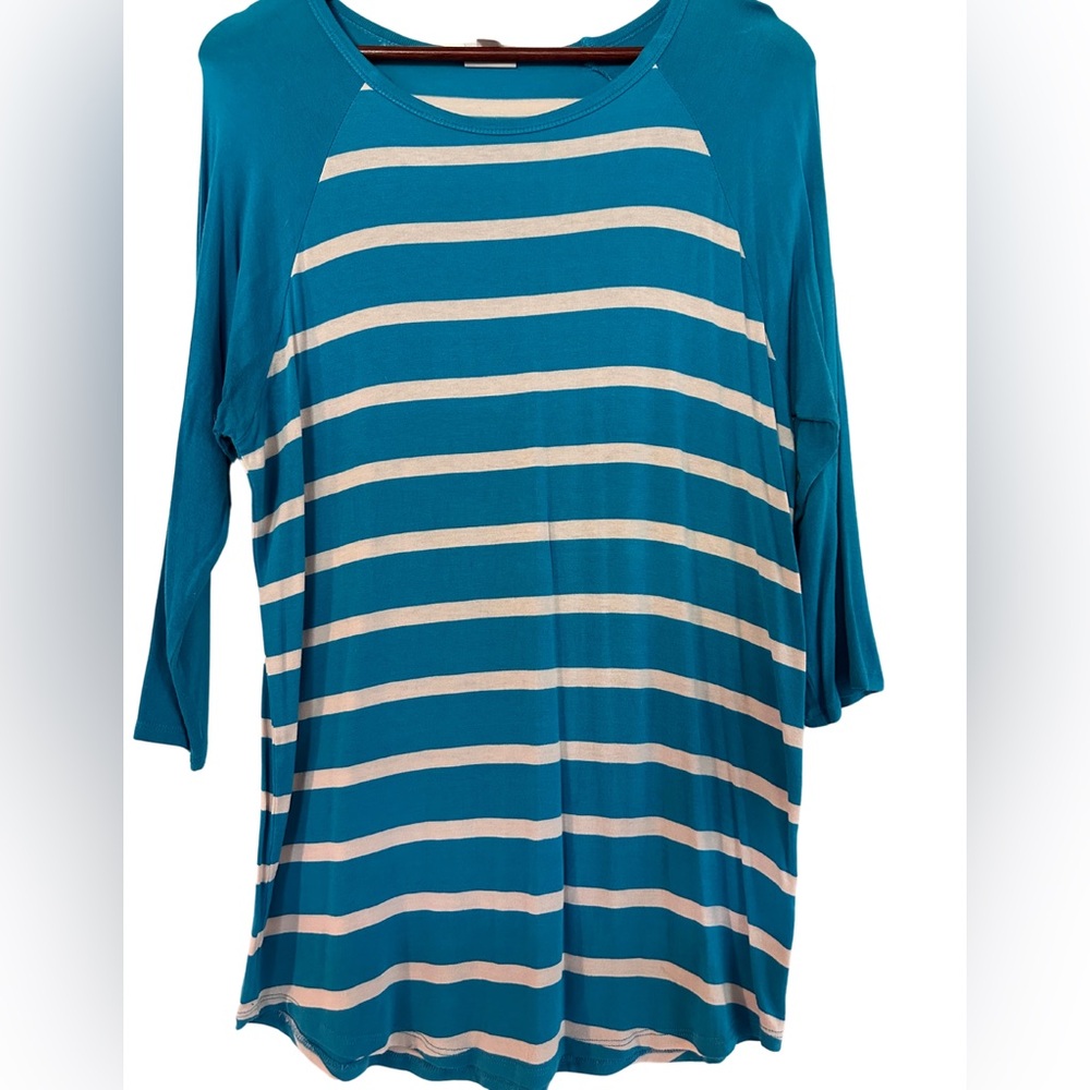 LuLaRoe Randy tee